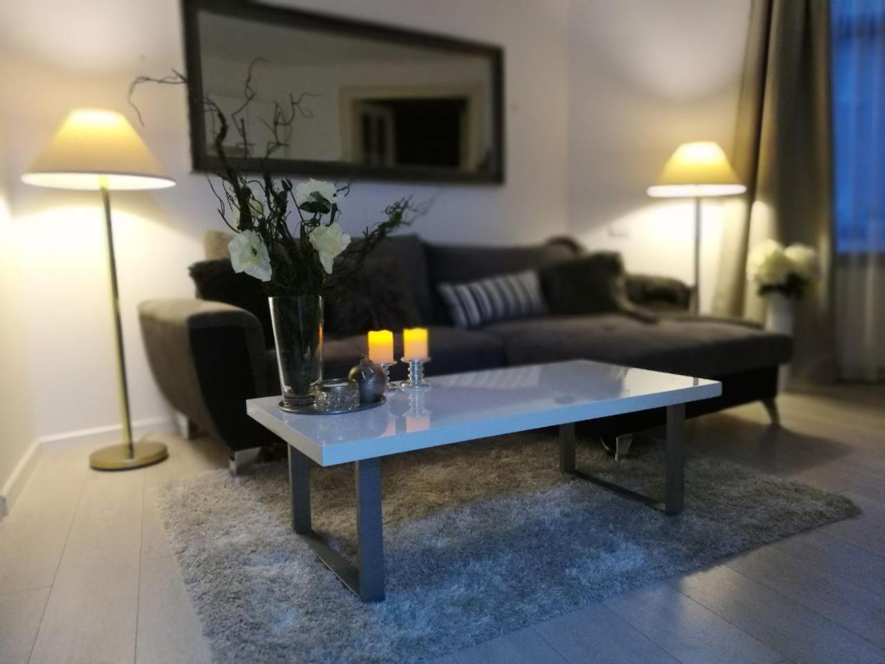 Metropole Apartments Invilla Old City بوخارست المظهر الخارجي الصورة