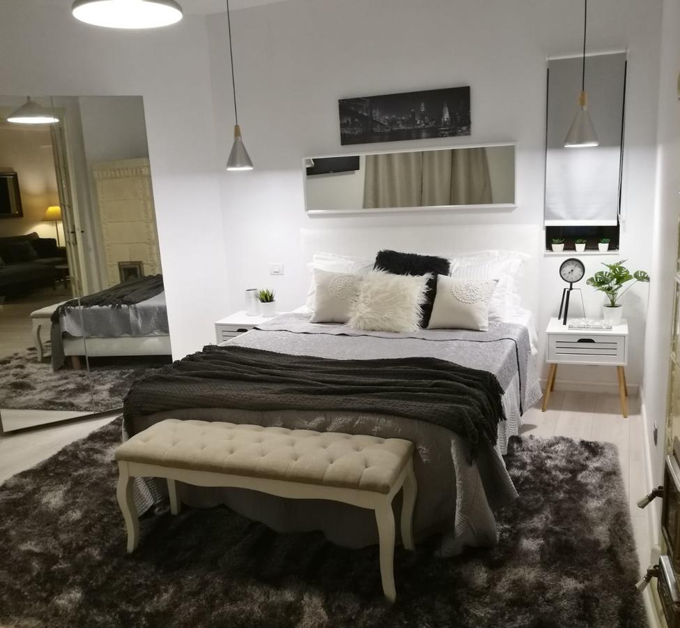 Metropole Apartments Invilla Old City بوخارست المظهر الخارجي الصورة