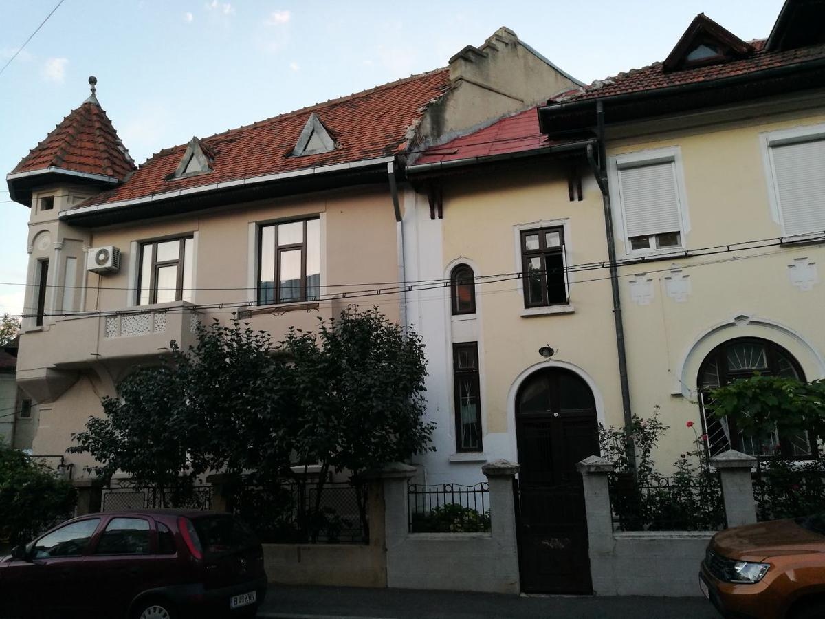 Metropole Apartments Invilla Old City بوخارست المظهر الخارجي الصورة