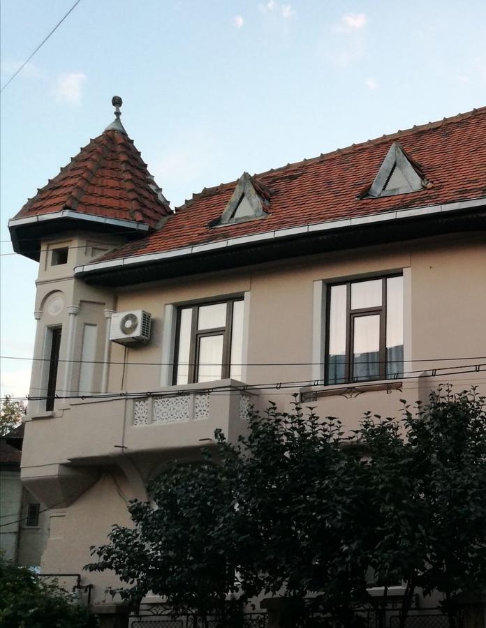 Metropole Apartments Invilla Old City بوخارست المظهر الخارجي الصورة